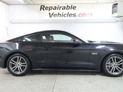 Used 2017 Ford Mustang GT Premium w/ Equipment Group 401A RWD image 4