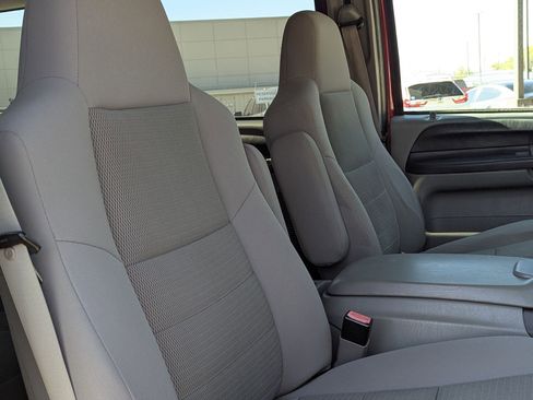 Used 2005 Ford Excursion 2WD image 26