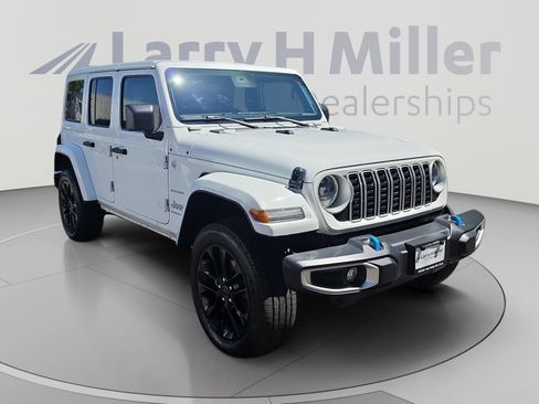 Used 2024 Jeep Wrangler Unlimited Sahara AWD/4WD image 7