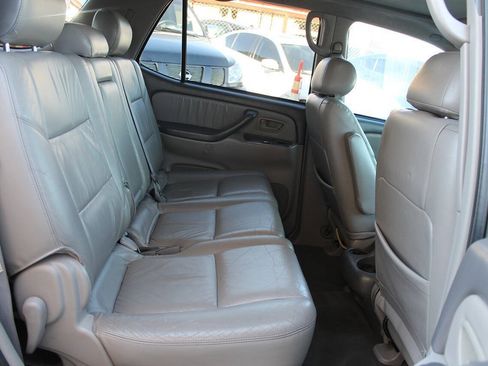Used 2003 Toyota Sequoia Limited RWD image 30