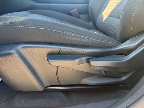 Used 2025 Chevrolet Equinox LT image 12