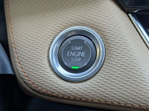 New 2025 Chevrolet Equinox ACTIV w/ Safety and Technology Package image 31