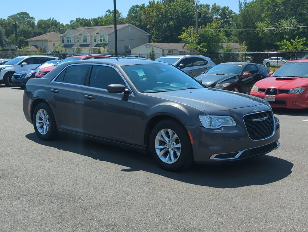 Used 2015 Chrysler 300 Limited RWD image 9