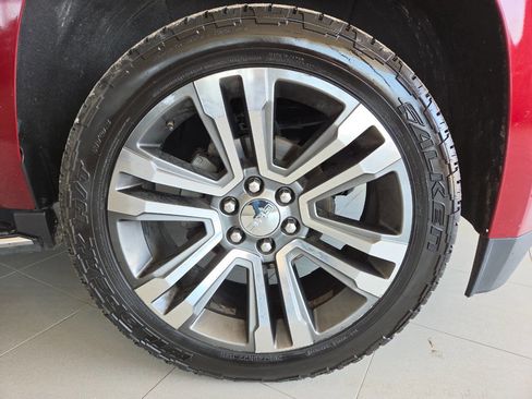 Used 2017 GMC Yukon Denali w/ Open Road Package AWD/4WD image 9