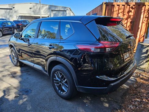 Used 2024 Nissan Rogue S image 11
