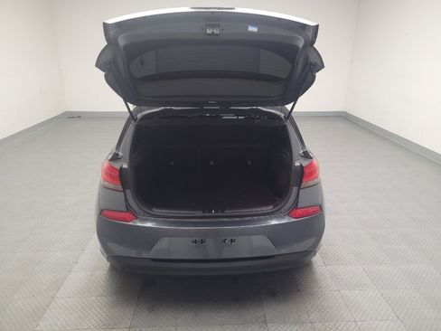 Used 2018 Hyundai Elantra GT image 29