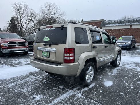 Used 2011 Jeep Liberty Limited w/ Comfort/Convenience Group image 5