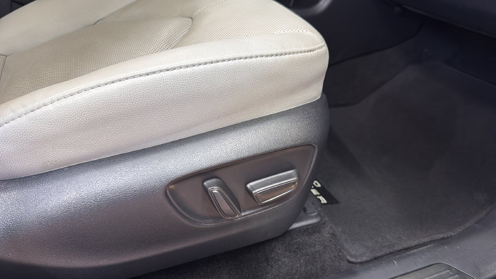 Used 2025 Toyota Grand Highlander AWD image 24