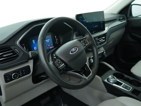 Used 2023 Ford Escape SE w/ Class II Trailer Tow Package image 21