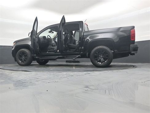 Used 2022 Chevrolet Colorado Z71 w/ Z71 Midnight Edition image 52