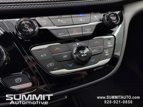 New 2026 Chrysler Pacifica Select image 50