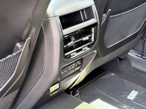 New 2026 Jeep Grand Cherokee Limited w/ Limited Altitude Package AWD/4WD image 7