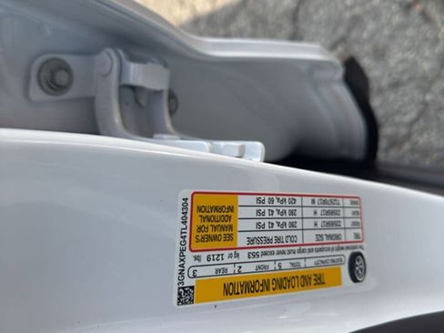 New 2026 Chevrolet Equinox LT w/ Convenience Package II image 24