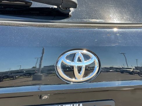 Used 2023 Toyota Highlander Limited AWD/4WD image 33