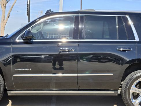 Used 2020 GMC Yukon Denali w/ Denali Ultimate Package image 12