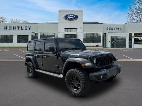 Used 2024 Jeep Wrangler Unlimited AWD/4WD image 3