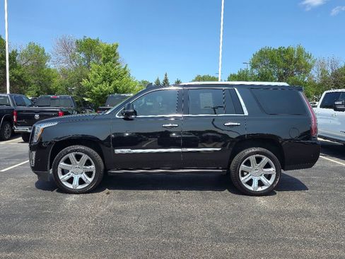Certified 2020 Cadillac Escalade Premium Luxury AWD/4WD image 11