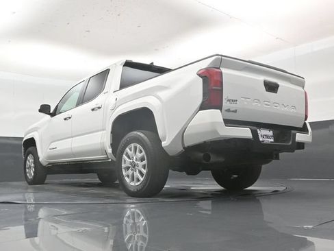 Used 2025 Toyota Tacoma SR5 AWD/4WD image 54