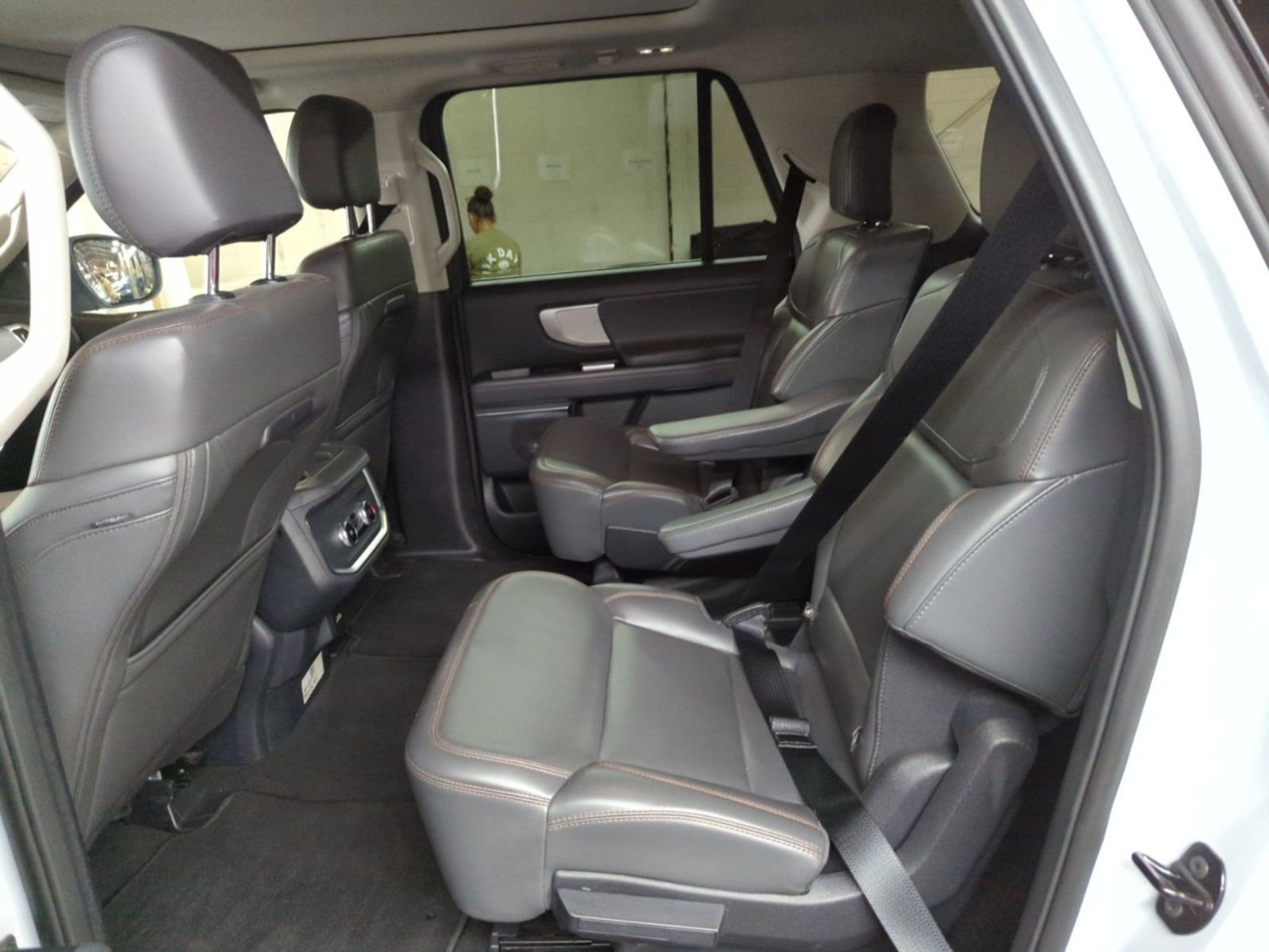 Used 2025 Ford Expedition Max Active AWD/4WD image 7