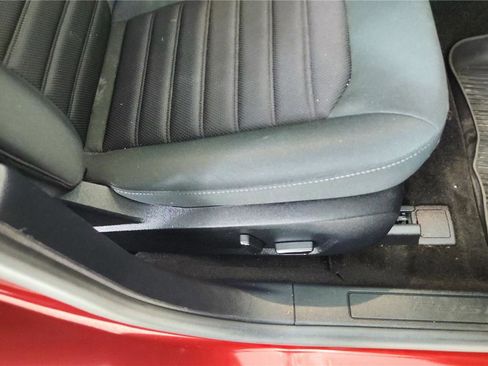 Used 2017 Ford Fusion SE image 36