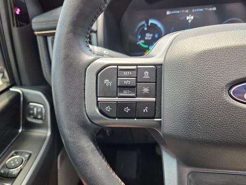 Used 2024 Ford F150 Lightning Lariat AWD/4WD image 33