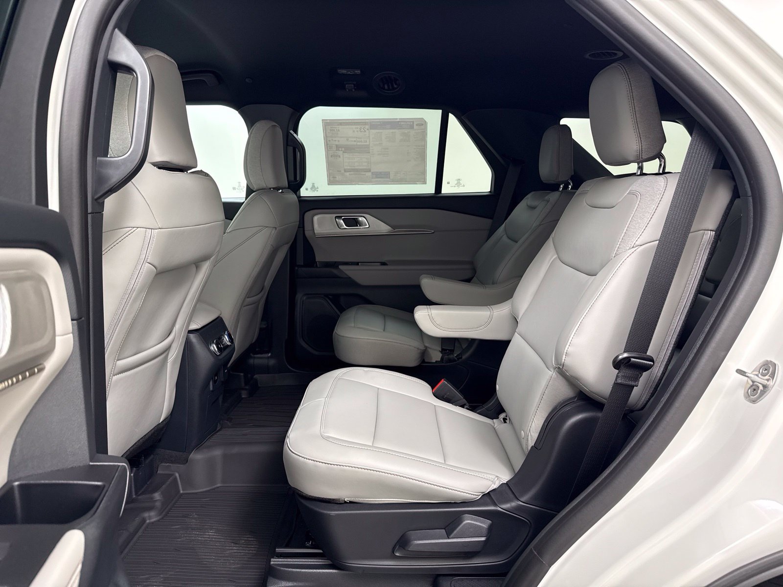 New 2027 Ford Explorer Active w/ Active Comfort Package RWD image 18