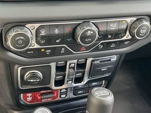 New 2025 Jeep Wrangler Unlimited Rubicon 392 image 24