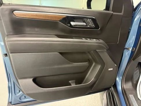Used 2025 Chevrolet Tahoe High Country RWD image 13