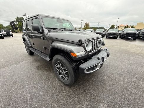 New 2027 Jeep Wrangler Unlimited Sahara AWD/4WD image 7
