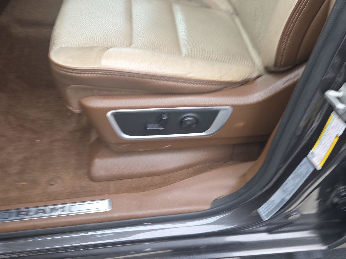 Used 2020 RAM 1500 Laramie AWD/4WD image 6