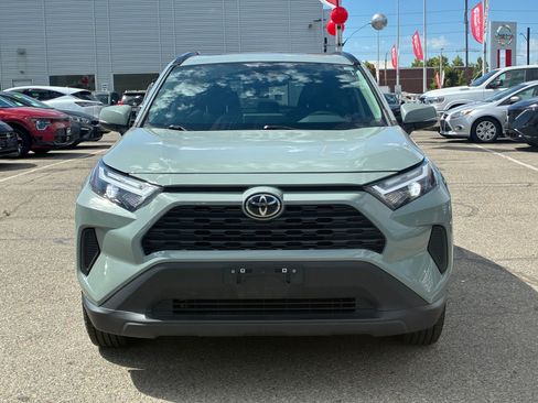 Used 2022 Toyota RAV4 XLE w/ Convenience Package AWD/4WD image 11