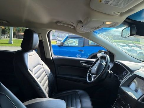Used 2020 Ford Edge SEL w/ Convenience Package FWD image 11