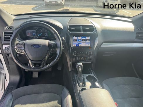 Used 2019 Ford Explorer XLT w/ Equipment Group 202A FWD image 14