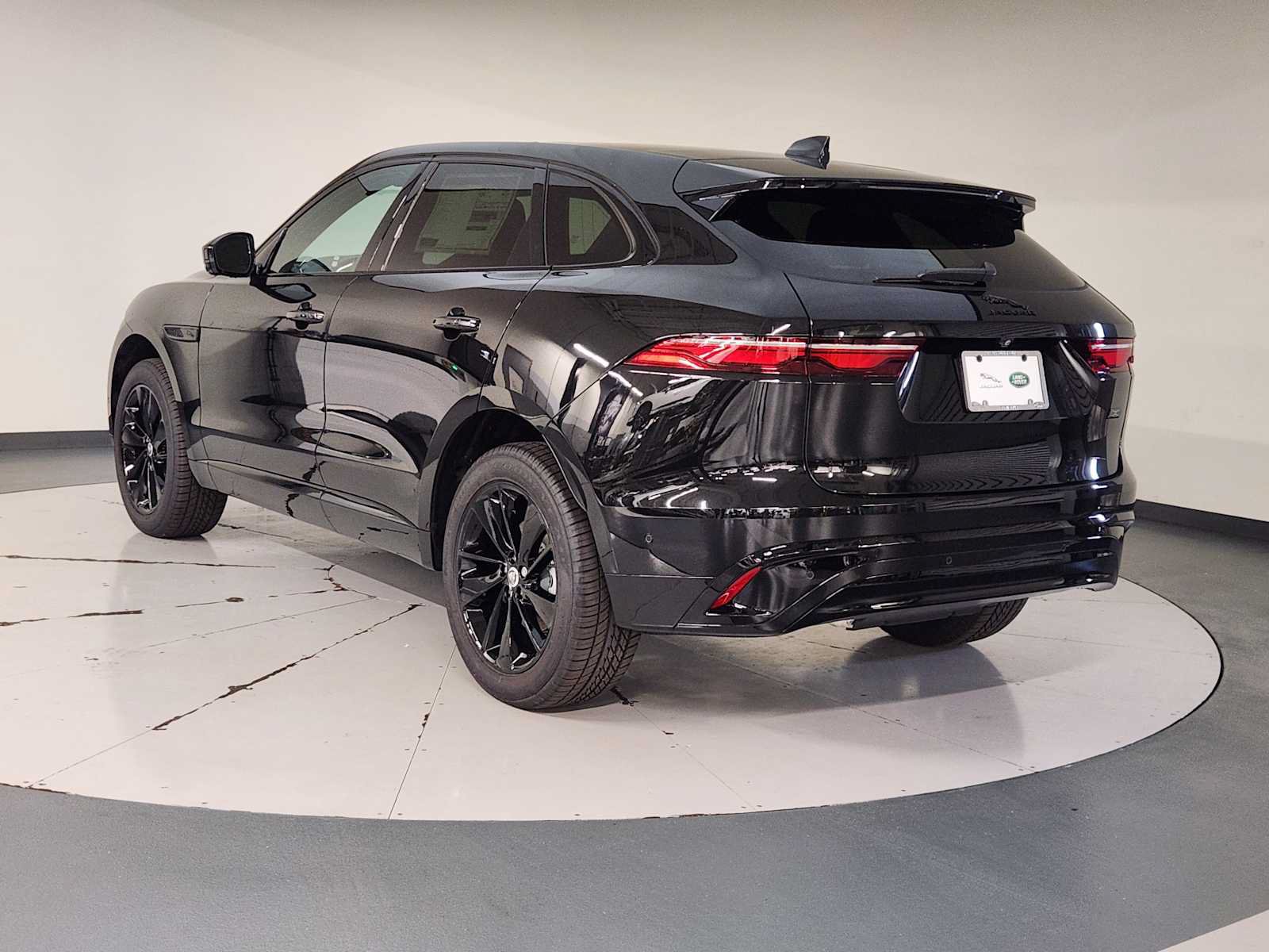 New 2026 Jaguar F-PACE R-Dynamic S AWD/4WD image 6