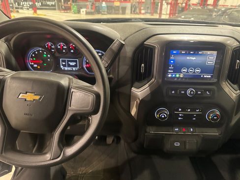 Used 2020 Chevrolet Silverado 1500 Custom w/ Custom Value Package AWD/4WD image 38