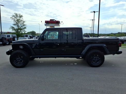 Used 2023 Jeep Gladiator Sport AWD/4WD image 6
