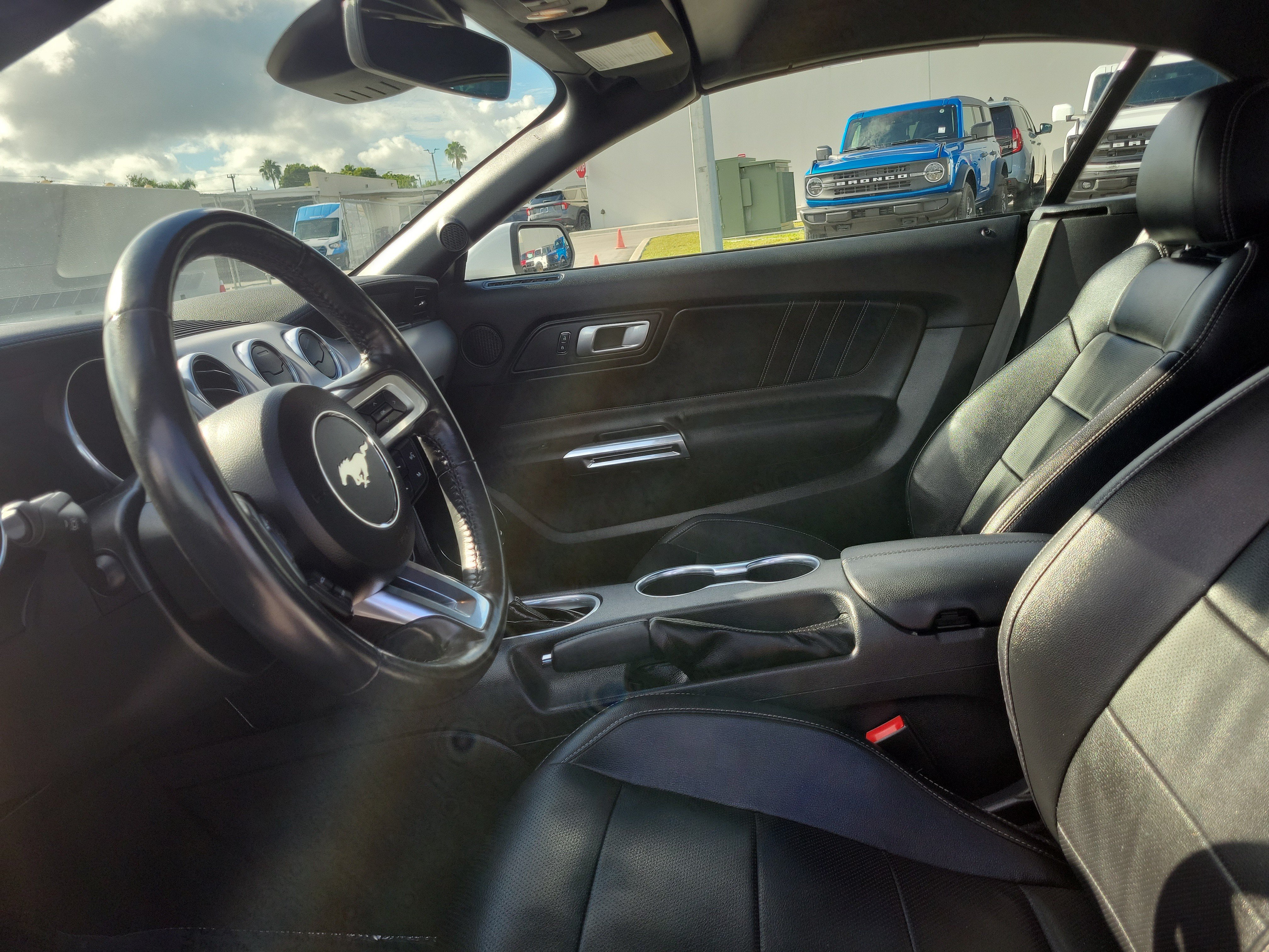 Used 2022 Ford Mustang Premium RWD image 11
