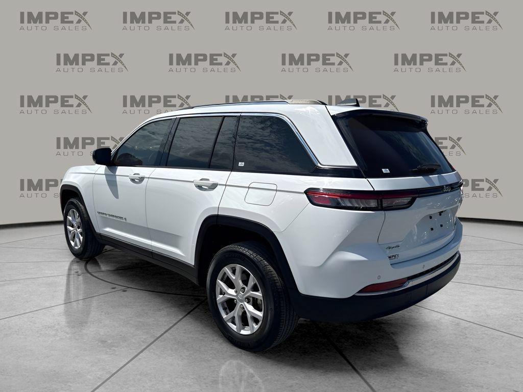 Used 2022 Jeep Grand Cherokee Limited AWD/4WD image 2