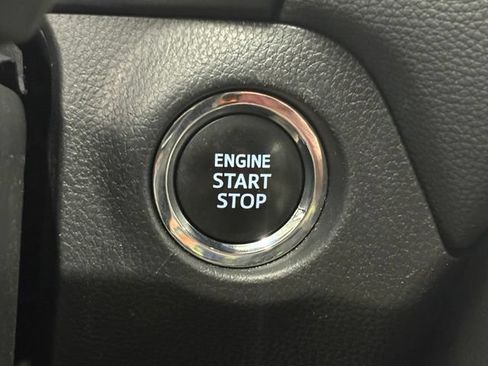 Used 2025 Toyota RAV4 XLE FWD image 25
