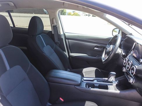 Used 2025 Nissan Sentra SV FWD image 17