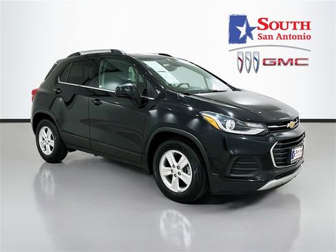 Used 2020 Chevrolet Trax LT image 1