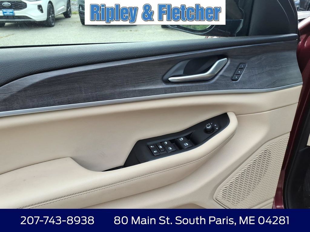 Used 2023 Jeep Grand Cherokee L Limited AWD/4WD image 11