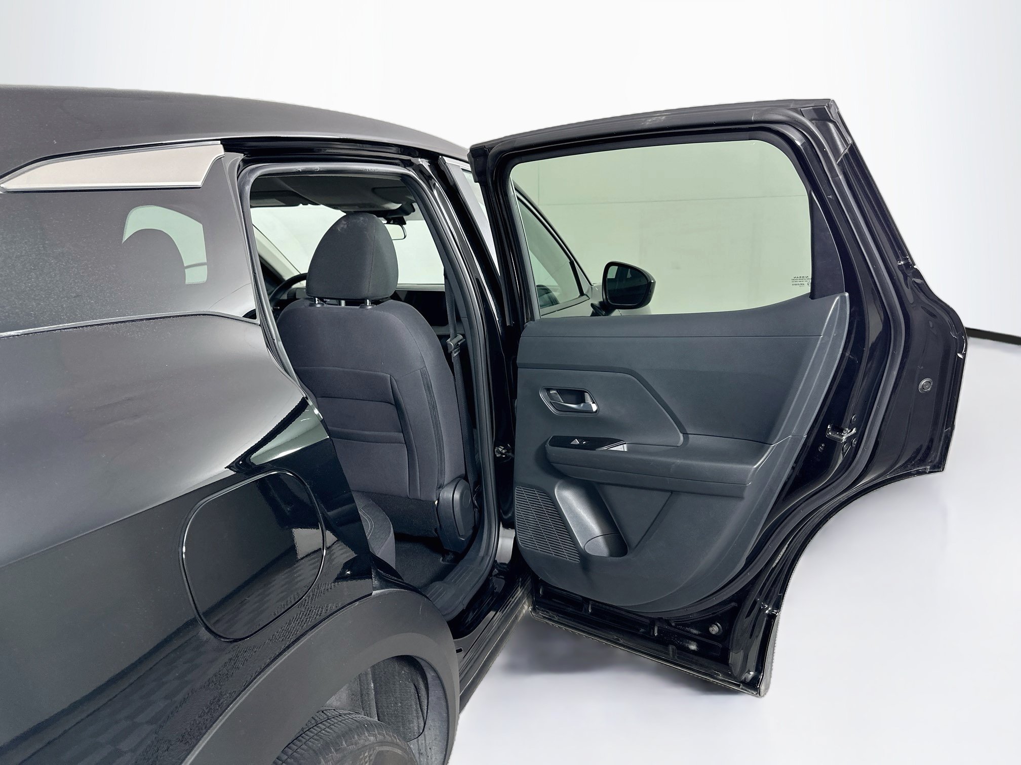 Used 2025 Nissan Kicks SV FWD image 28