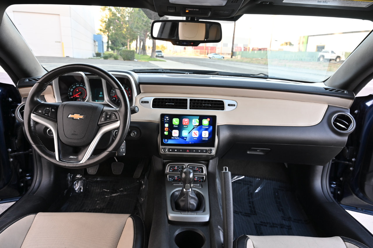 Used 2012 Chevrolet Camaro SS RWD image 11