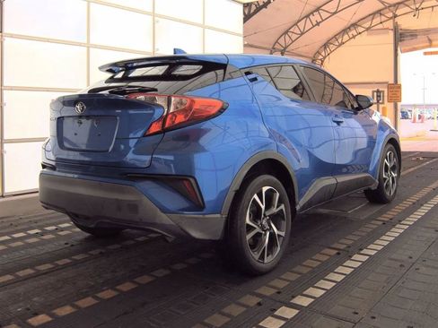 Used 2019 Toyota C-HR XLE FWD image 5