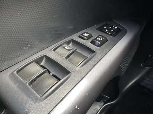 Used 2009 Mitsubishi Outlander XLS AWD/4WD image 28