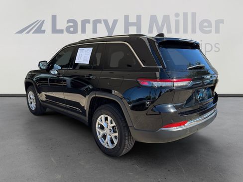 Used 2023 Jeep Grand Cherokee Limited RWD image 3