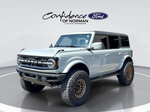 Used 2022 Ford Bronco Outer Banks AWD/4WD image 1