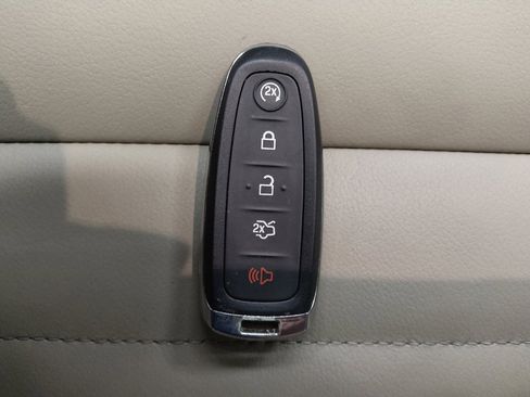 Used 2015 Ford Escape Titanium w/ Equipment Group 301A AWD/4WD image 32