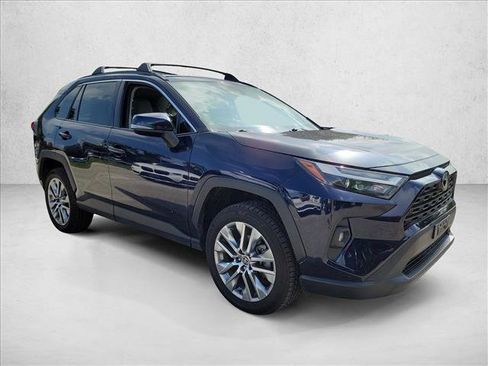 Used 2022 Toyota RAV4 XLE Premium FWD image 3
